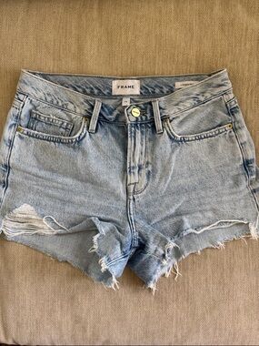 Frame Light Wash Frayed Hem Denim Shorts